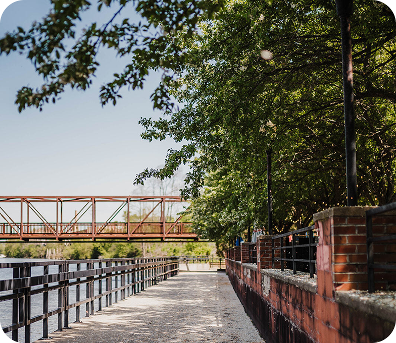 The riverwalk outside of Pal Joeys Restaurant in Batavia Illinois.